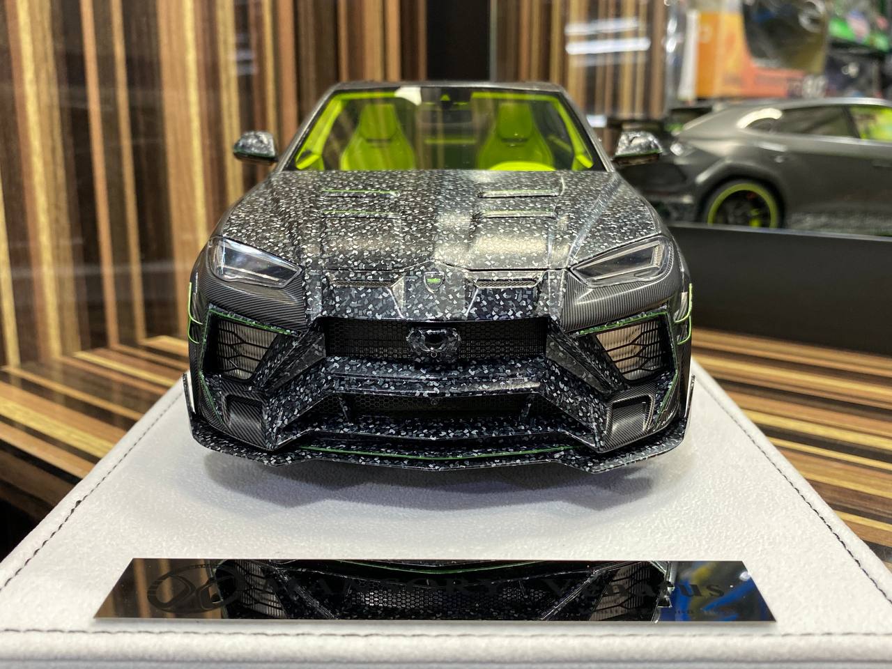 1/18 Diecast Lamborghini Mansory Urus Venatus - Grey Matt Green Model Car