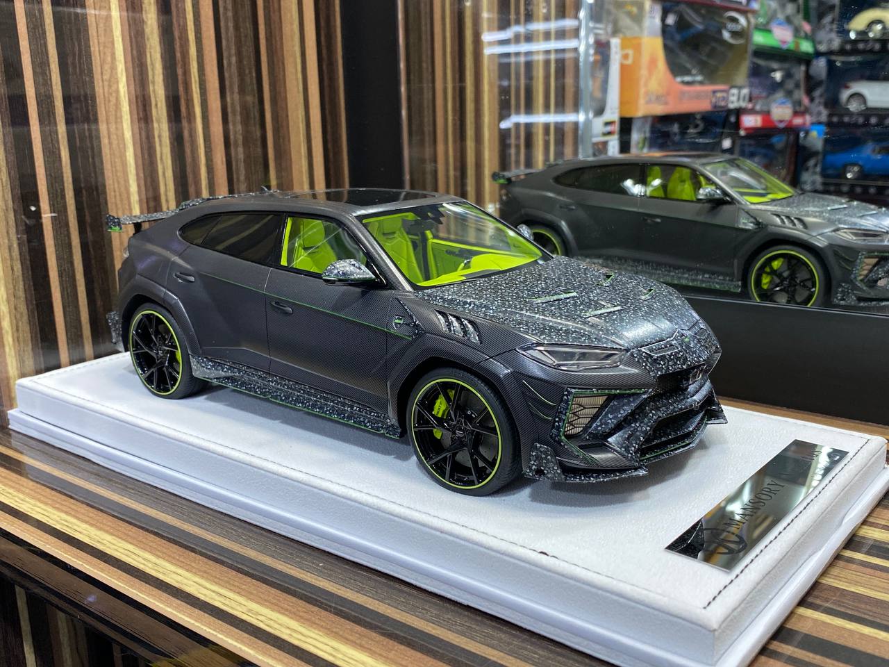 1/18 Diecast Lamborghini Mansory Urus Venatus - Grey Matt Green Model Car