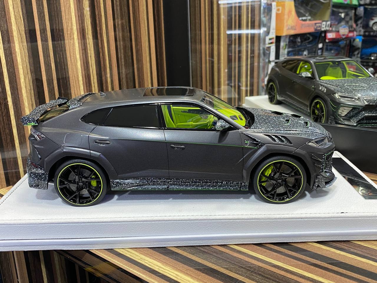 1/18 Diecast Lamborghini Mansory Urus Venatus - Grey Matt Green Model Car