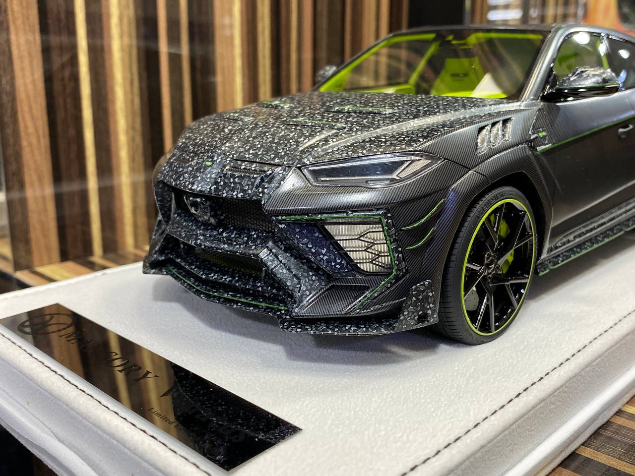 1/18 Diecast Lamborghini Mansory Urus Venatus - Grey Matt Green Model Car