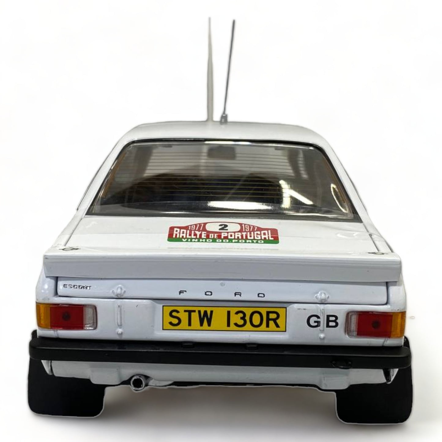 1/18 Diecast Sun Star Ford ESCORT RS 1800 WHITE Miniature Car