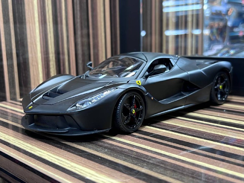 1/18 Diecast Ferrari LaFerrari Black Bburago Signature Series Model Car