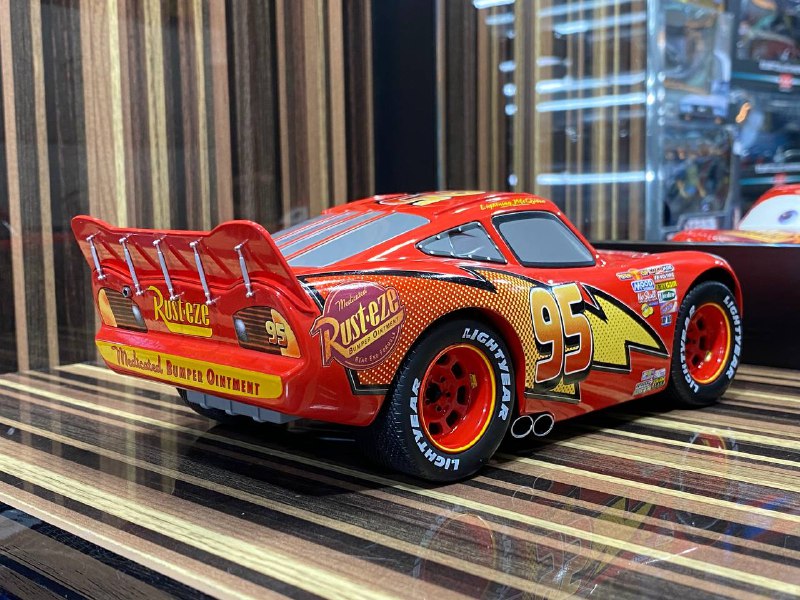 1/18 Diecast Lightning McQueen Red Model Car by Schuco