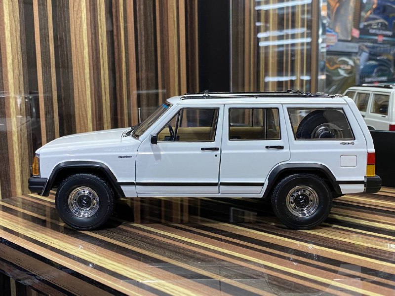 Jeep 1985 Cherokee White
