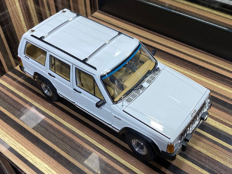 Jeep 1985 Cherokee White