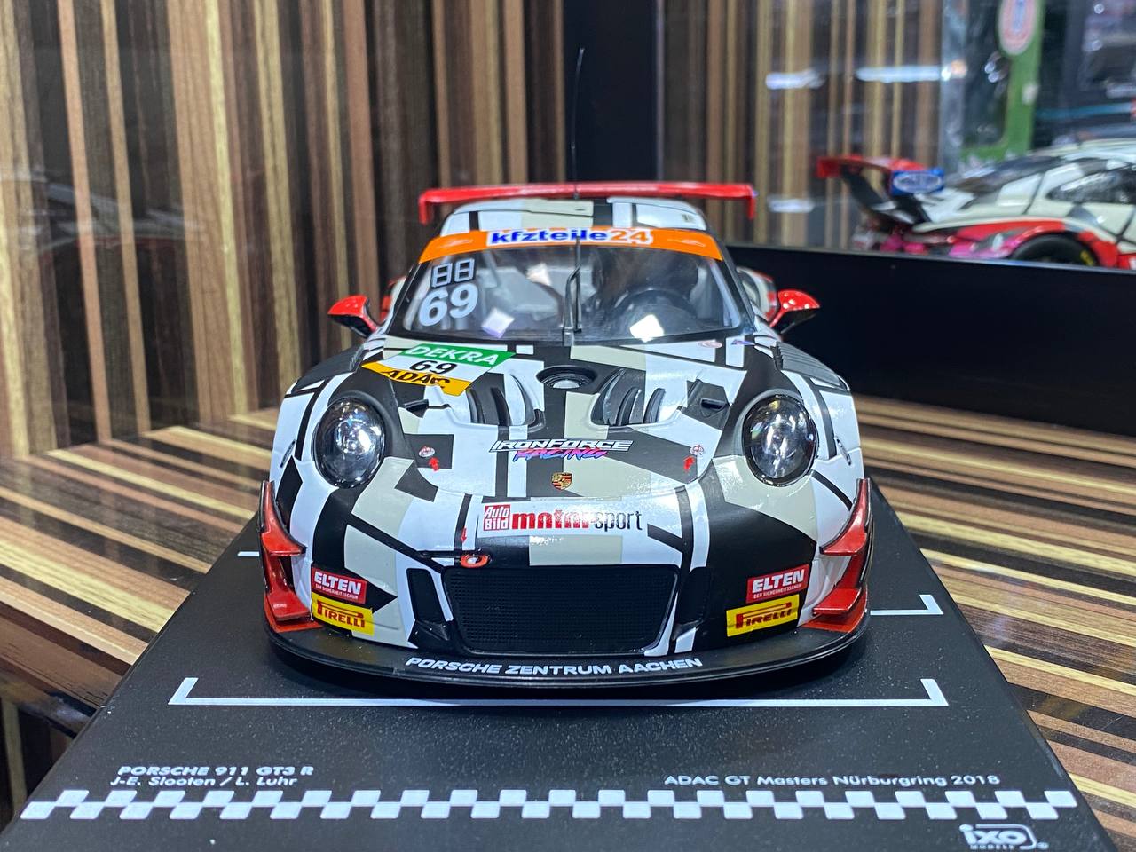 Porsche 911 GT3 R #69 IXO Model