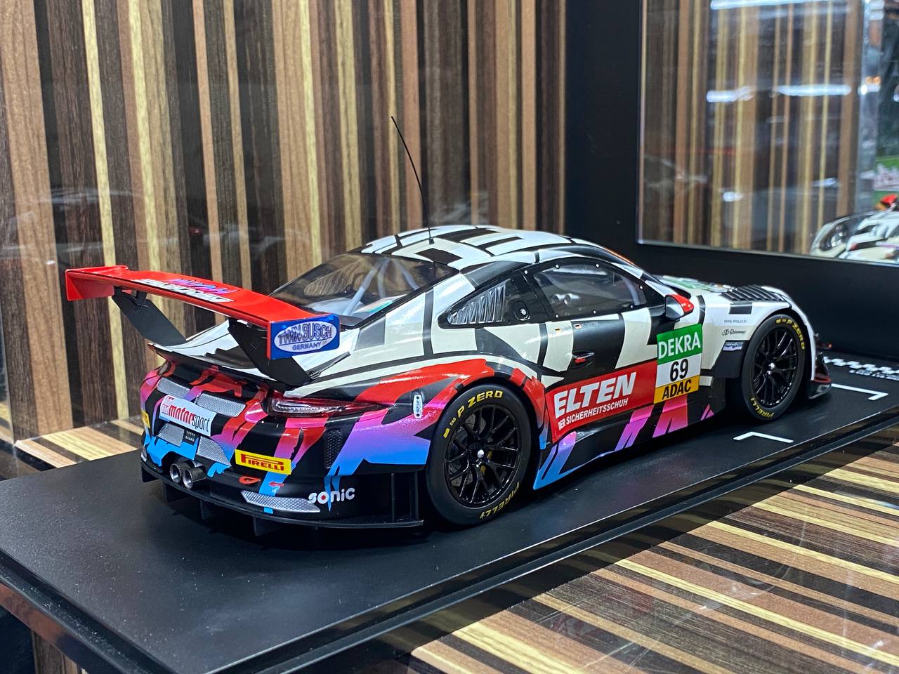 Porsche 911 GT3 R #69 IXO Model