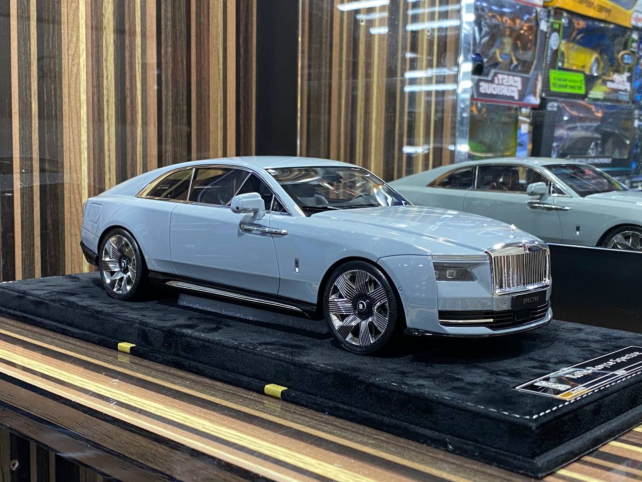1/18 Rolls-Royce Spectre Strom Grey Rolls-Royce Motor Cars
