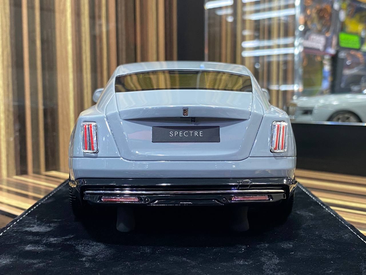 1/18 Rolls-Royce Spectre Strom Grey Rolls-Royce Motor Cars