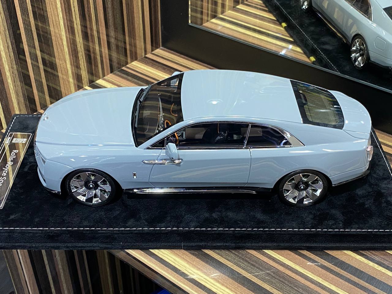 1/18 Rolls-Royce Spectre Strom Grey Rolls-Royce Motor Cars