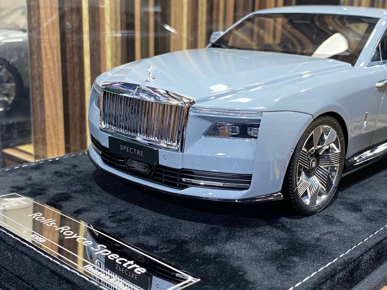 1/18 Rolls-Royce Spectre Strom Grey Rolls-Royce Motor Cars