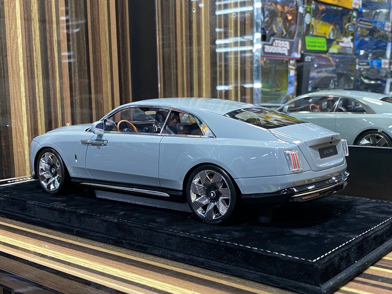 1/18 Rolls-Royce Spectre Strom Grey Rolls-Royce Motor Cars