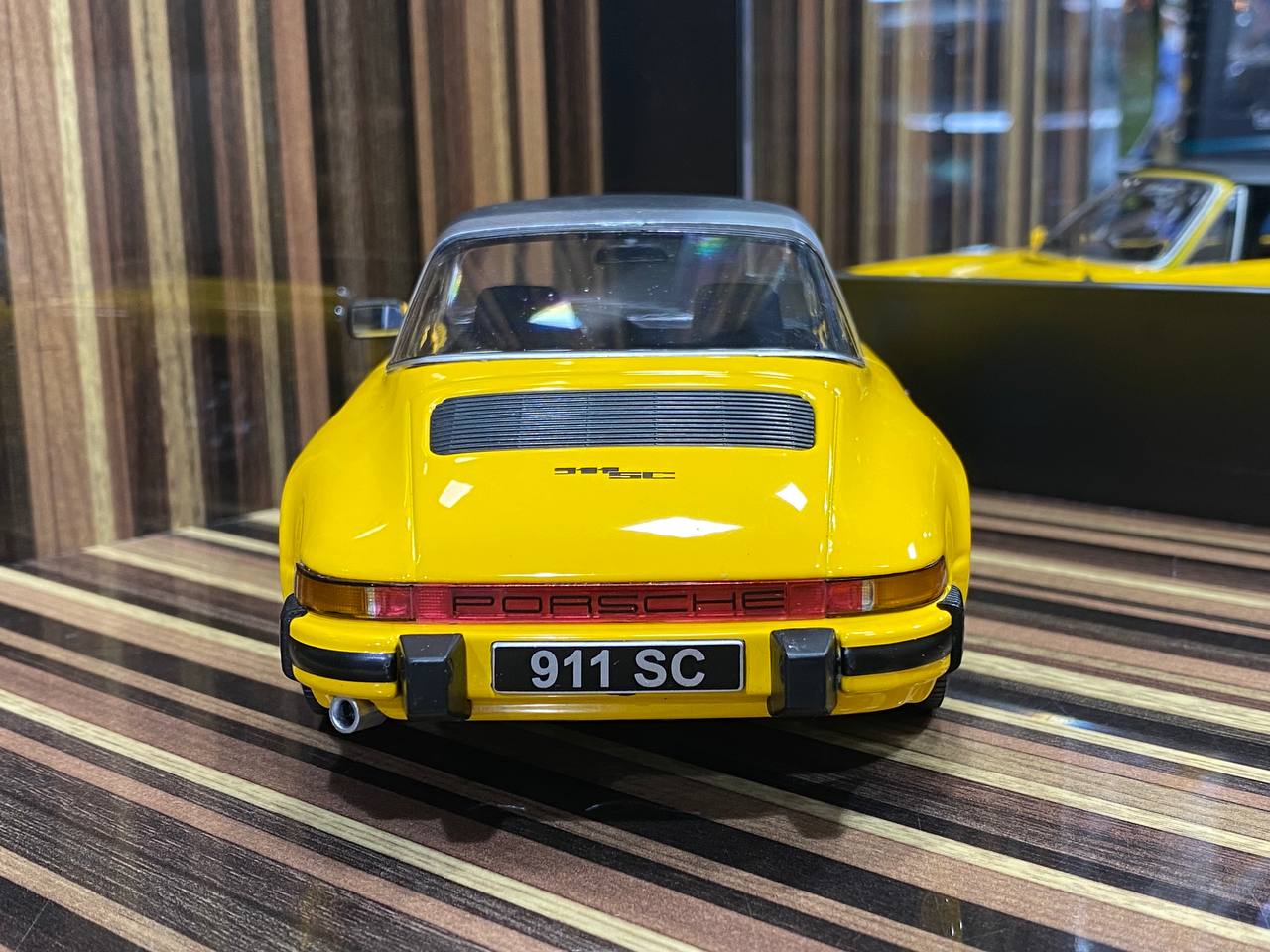 Porsche 911 SC Targa 1978 Yellow