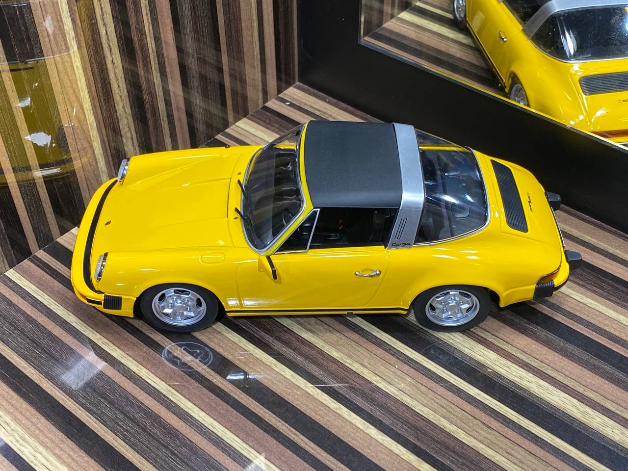 Porsche 911 SC Targa 1978 Yellow