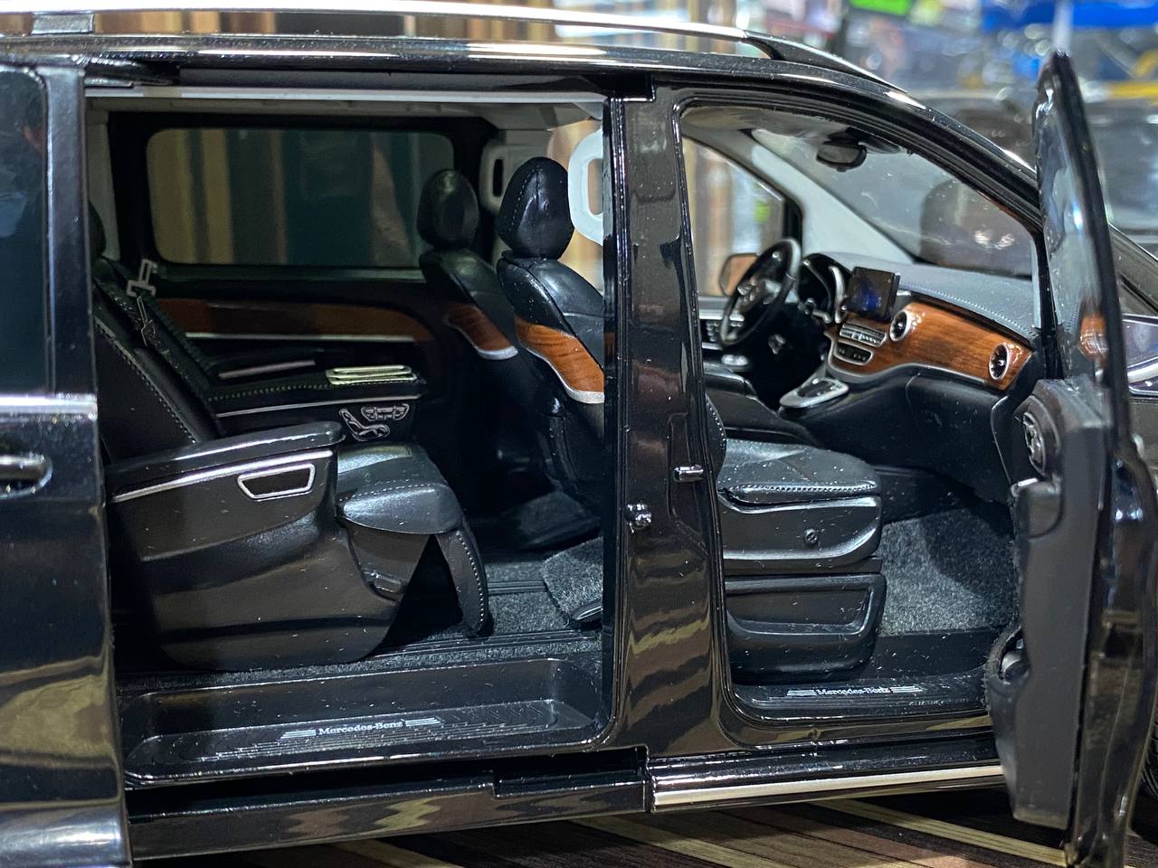 Mercedes-Benz V-Class L Norev