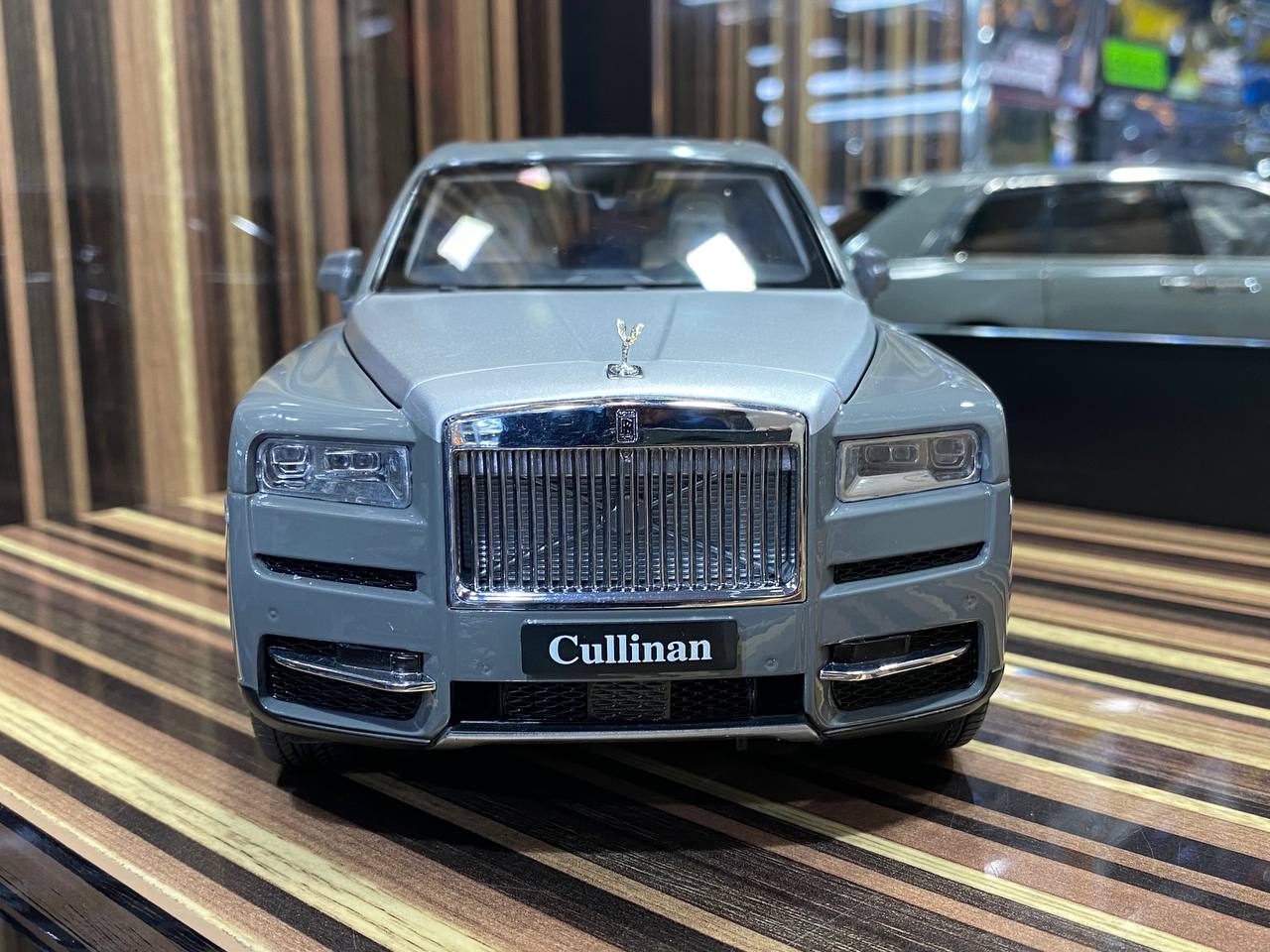 1/18 Diecast Miniature Rolls-Royce Cullinan Grey Silver Rolls Royce Motor Cars Model Car|Sold in Dturman.com Dubai UAE.