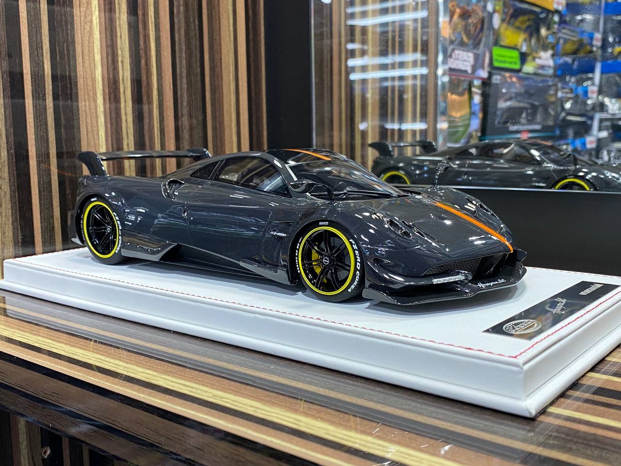 1/18 Pagani Huayra BC Carbon One Model