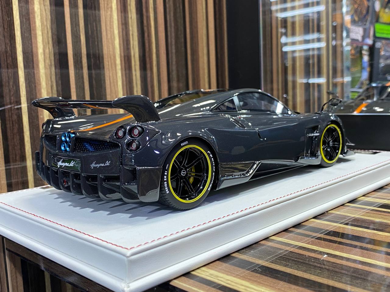 1/18 Pagani Huayra BC Carbon One Model