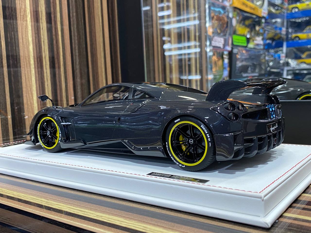 1/18 Pagani Huayra BC Carbon One Model