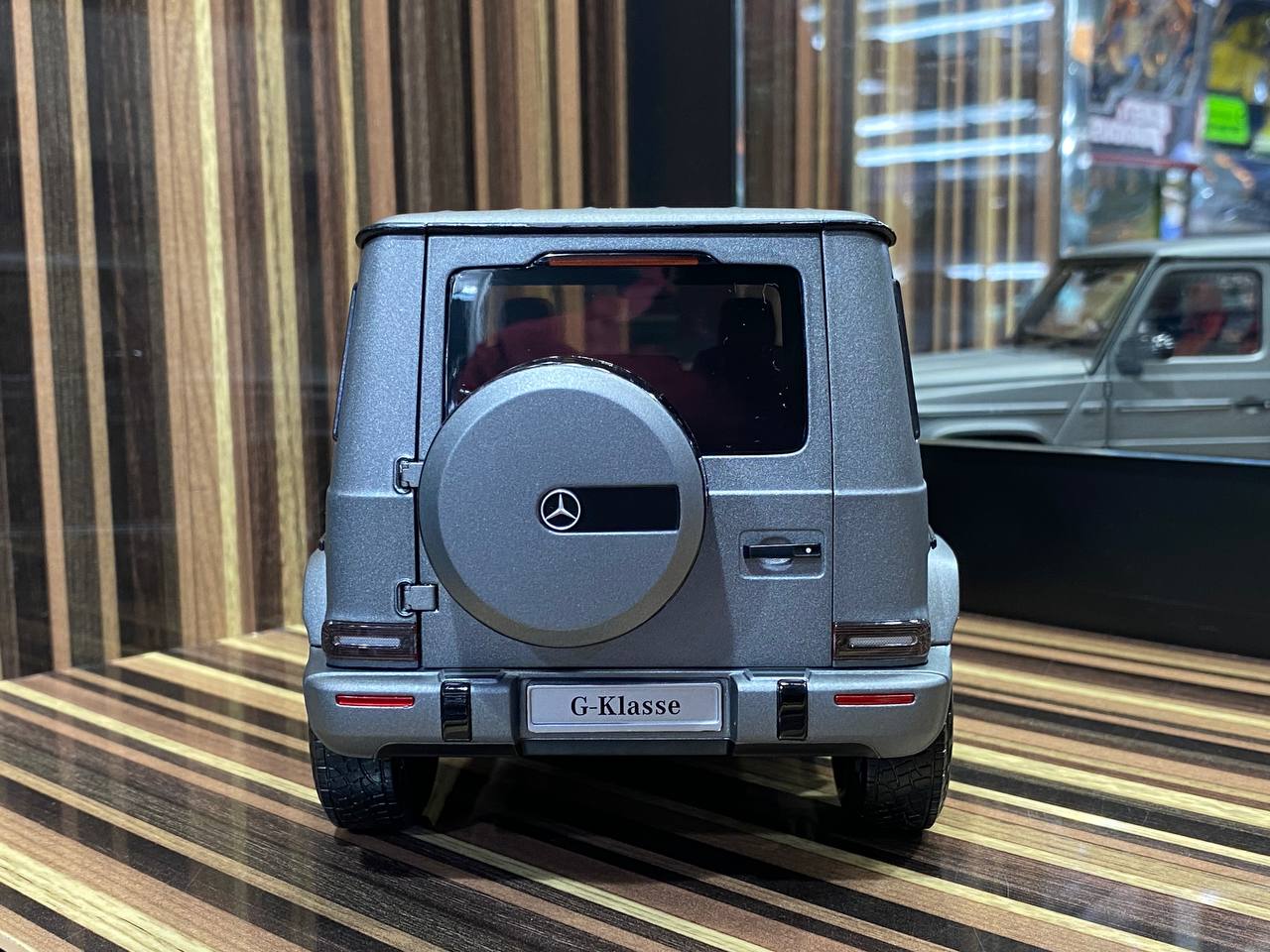 1:18 Mercedes Benz G63 Dealer Edition Matt Grey - Minichamps