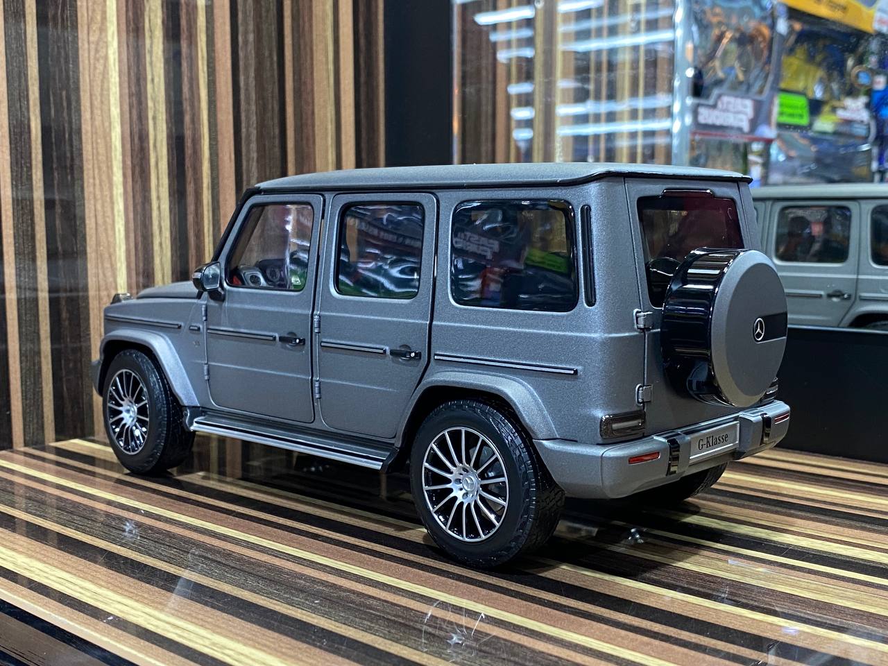 1:18 Mercedes Benz G63 Dealer Edition Matt Grey - Minichamps