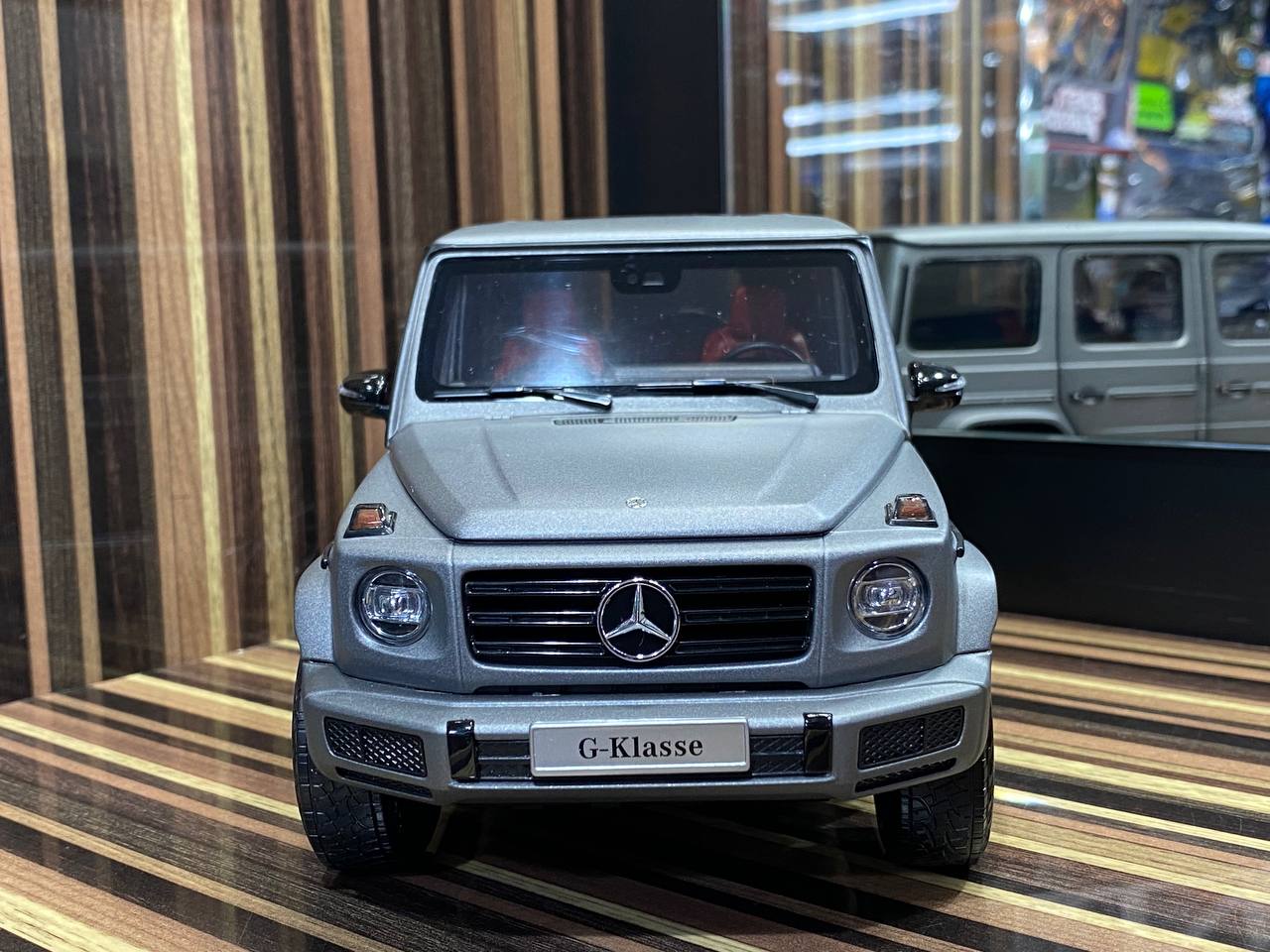 1:18 Mercedes Benz G63 Dealer Edition Matt Grey - Minichamps