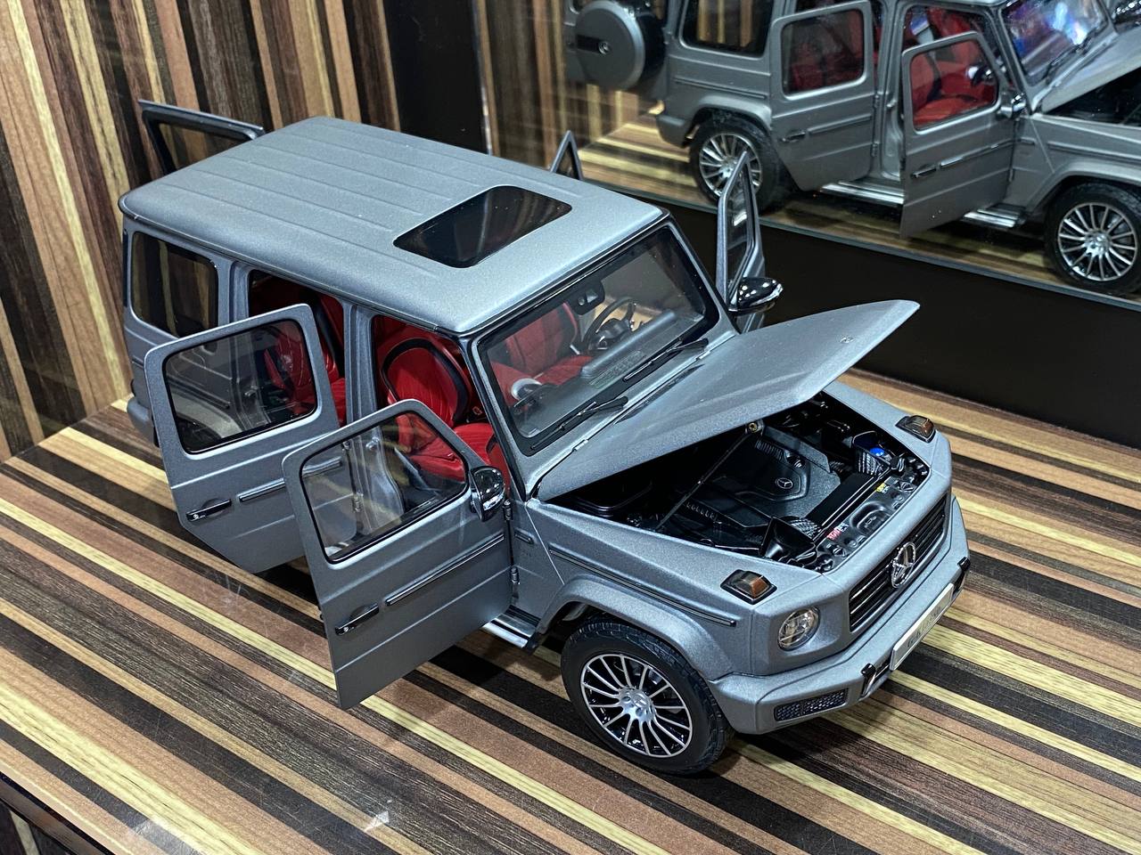 1:18 Mercedes Benz G63 Dealer Edition Matt Grey - Minichamps