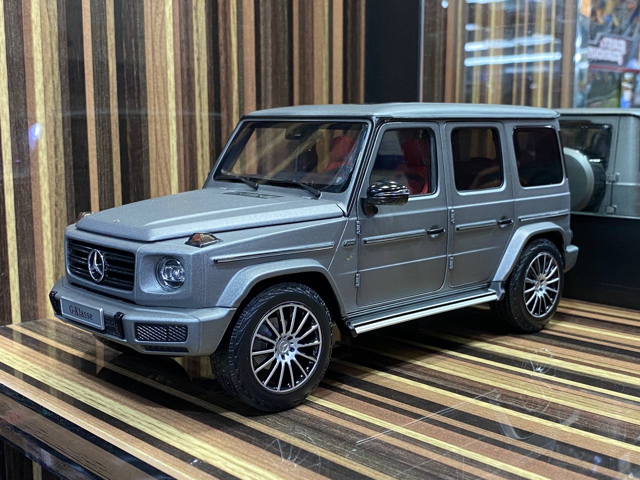 1:18 Mercedes Benz G63 Dealer Edition Matt Grey - Minichamps