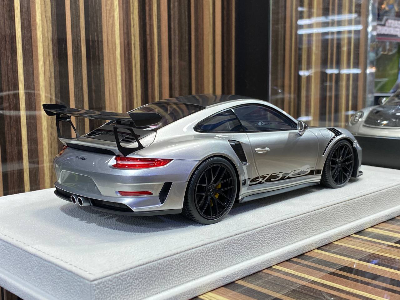 1/18 Porsche 911 GT3 RS 992.1 silver metallic by Make Up|Sold in Dturman.com Dubai UAE.