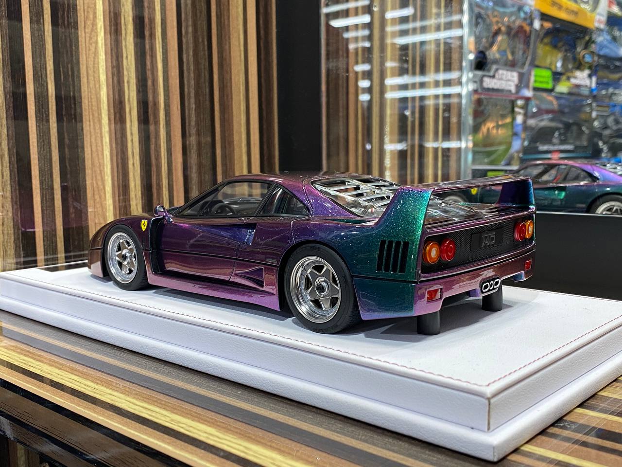 1/18 Ferrari F40 33/50 Chameleon by GL Model|Sold in Dturman.com Dubai UAE.