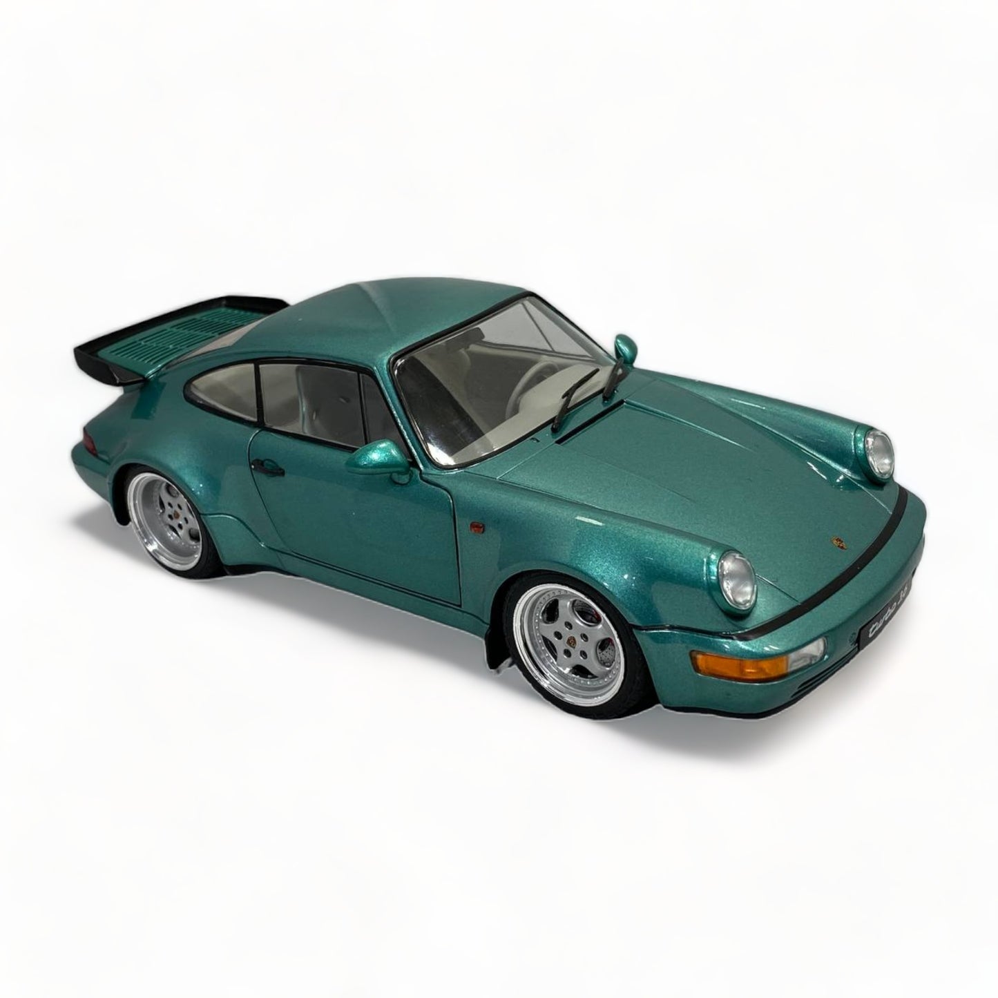 Porsche 911 Turbo 964 Green by Solido 1/18