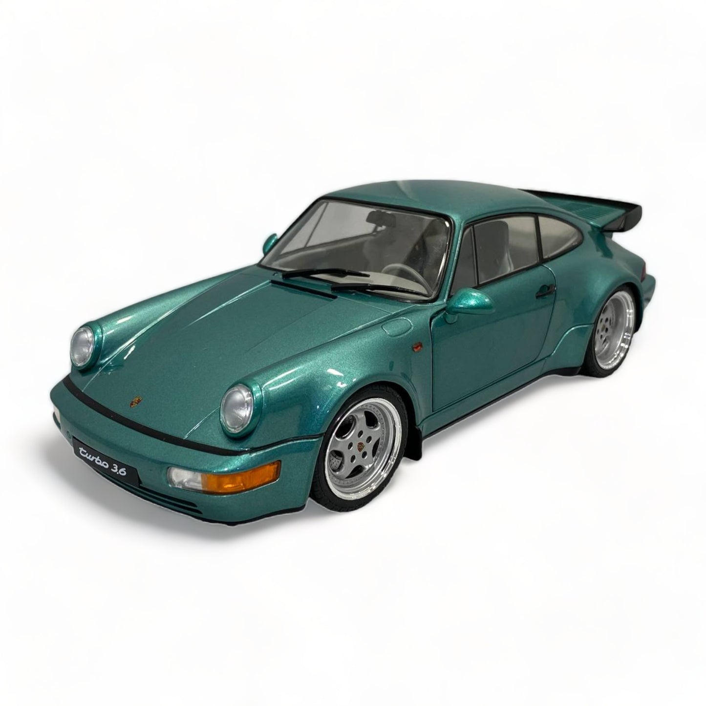 Porsche 911 Turbo 964 Green by Solido 1/18