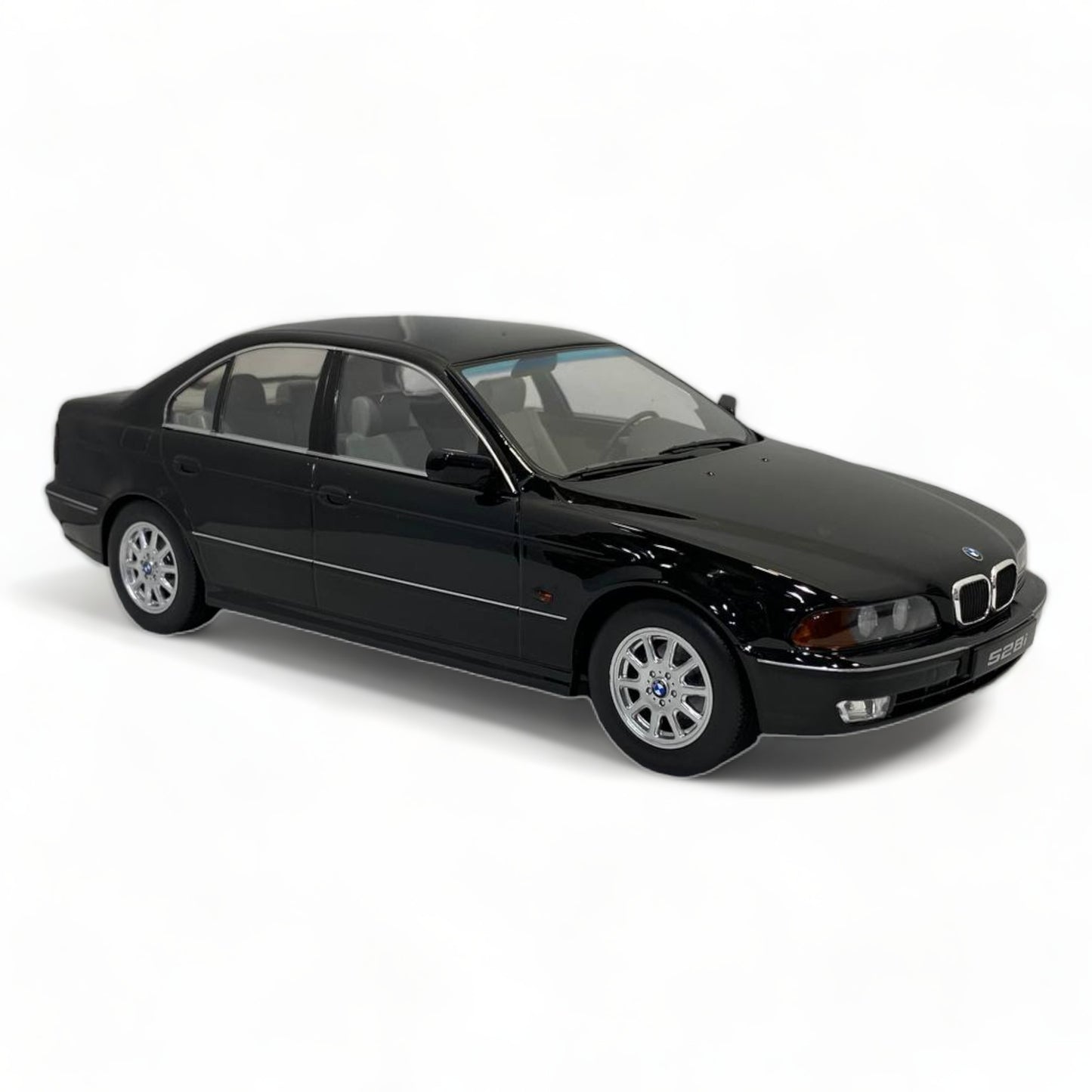 1/18 KK SCALE BMW 528i E39 SEDAN BLACK Model Car