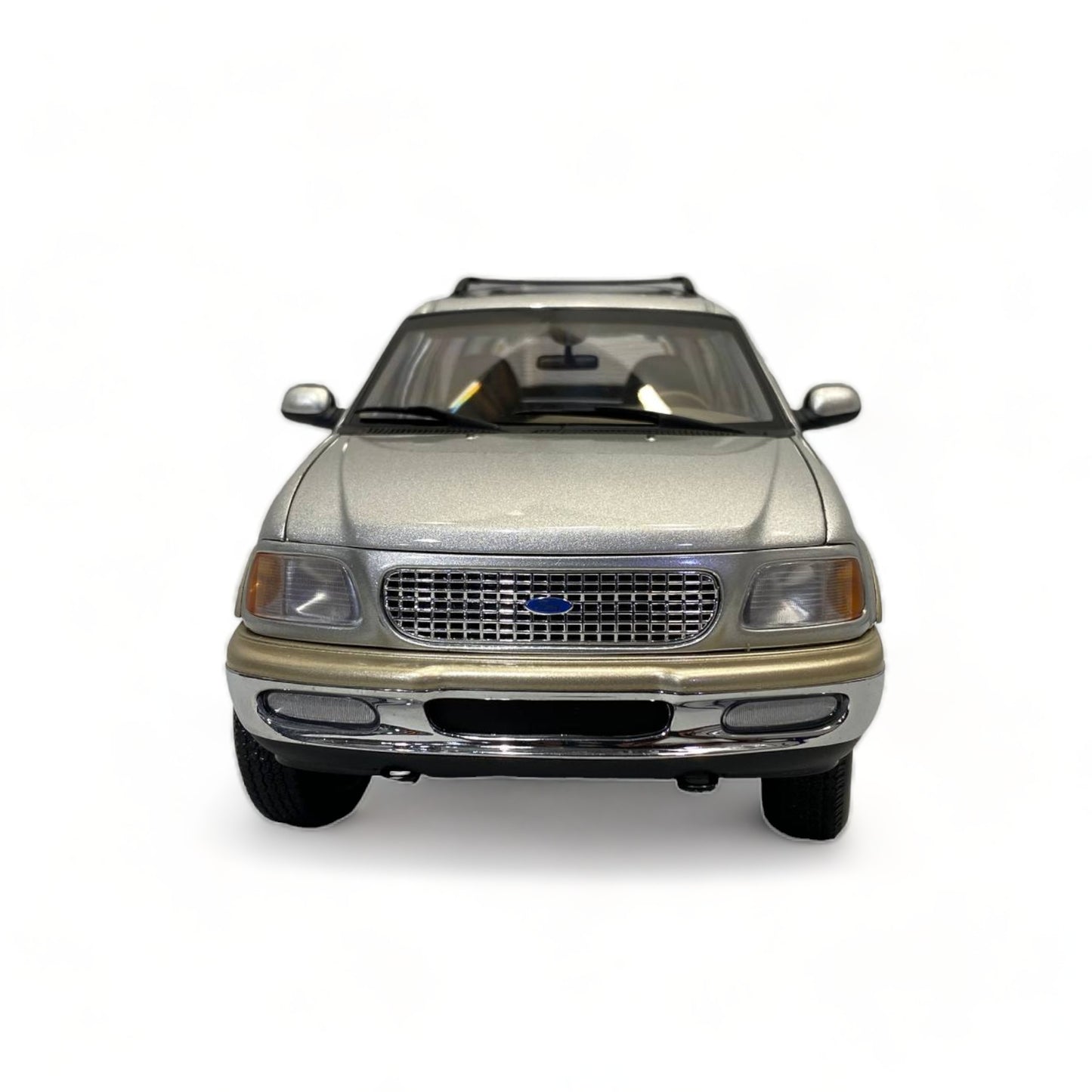 UT Models Ford Expedition (1/18 Scale)|Sold in Dturman.com Dubai UAE.