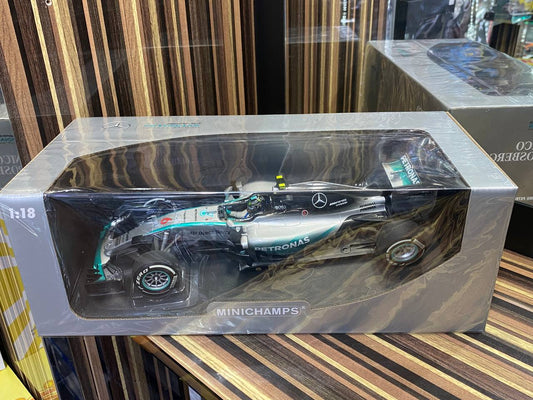Mercedes Benz AMG  Petronas F1 F1 W06 HYBRID #6 N. Rosberg 2015 by Minichamps [1/18 Diecast Silver]