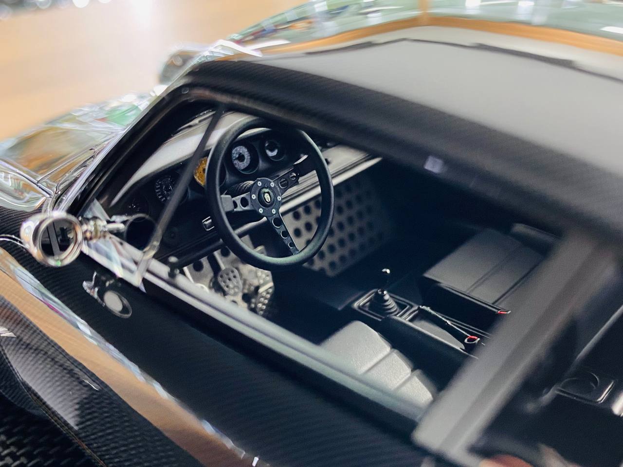 Ivy Model Porsche 911 Singer – 1/18 Resin Model, Visible Carbon, Limited to 40 Units