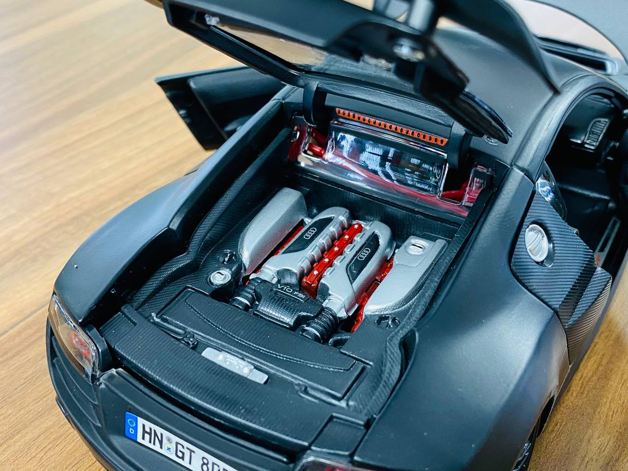 1/18 Diecast Full opening Maisto AUDI R8 GT in Matt Black