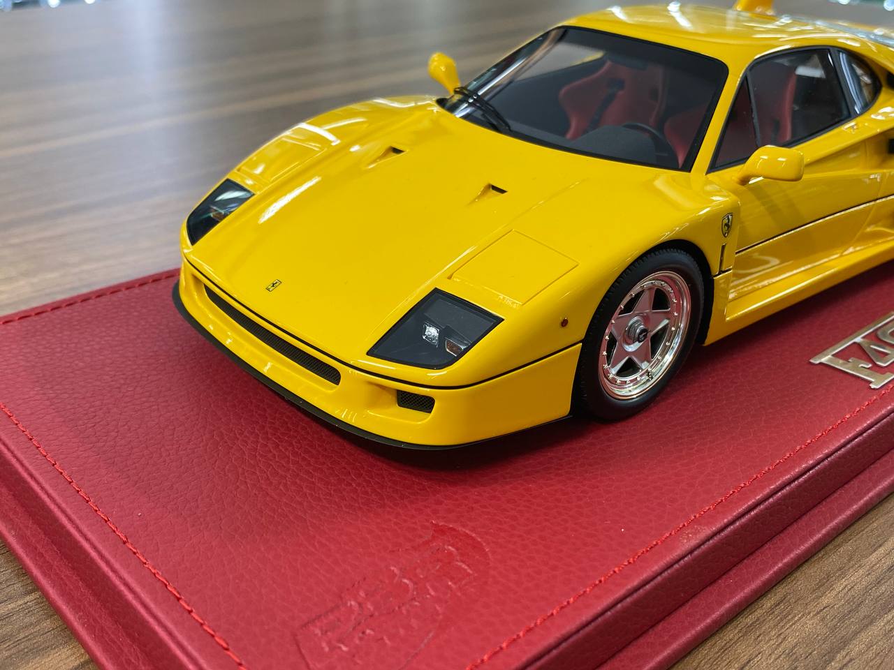 1:18 Resin - BBR Models Ferrari F40 Giallo Modena (Yellow)