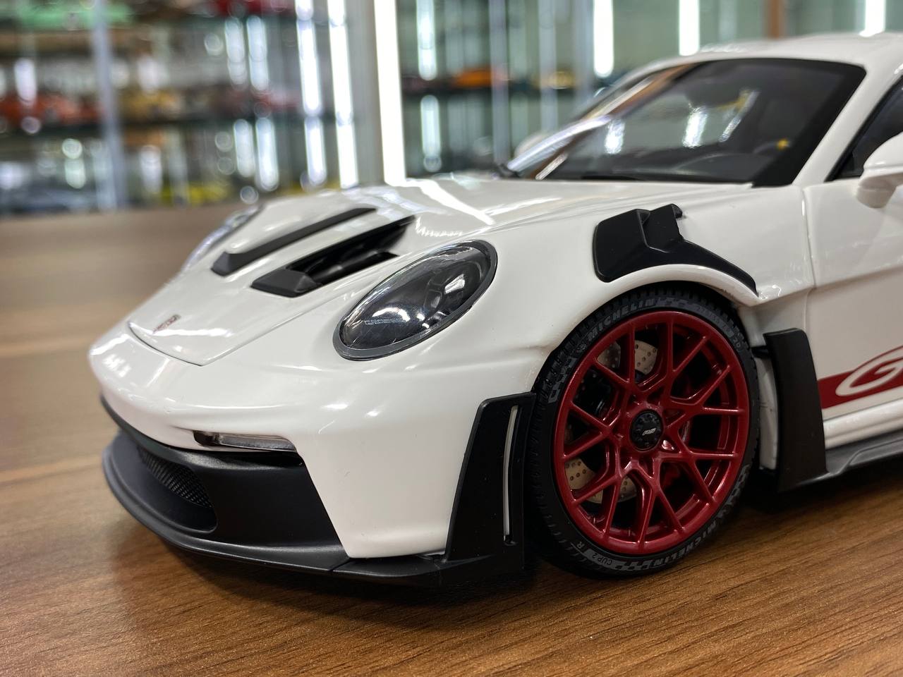 1:18 Diecast Minichamps Porsche 911 (992) GT3 RS 2022 Weissach Paket in White