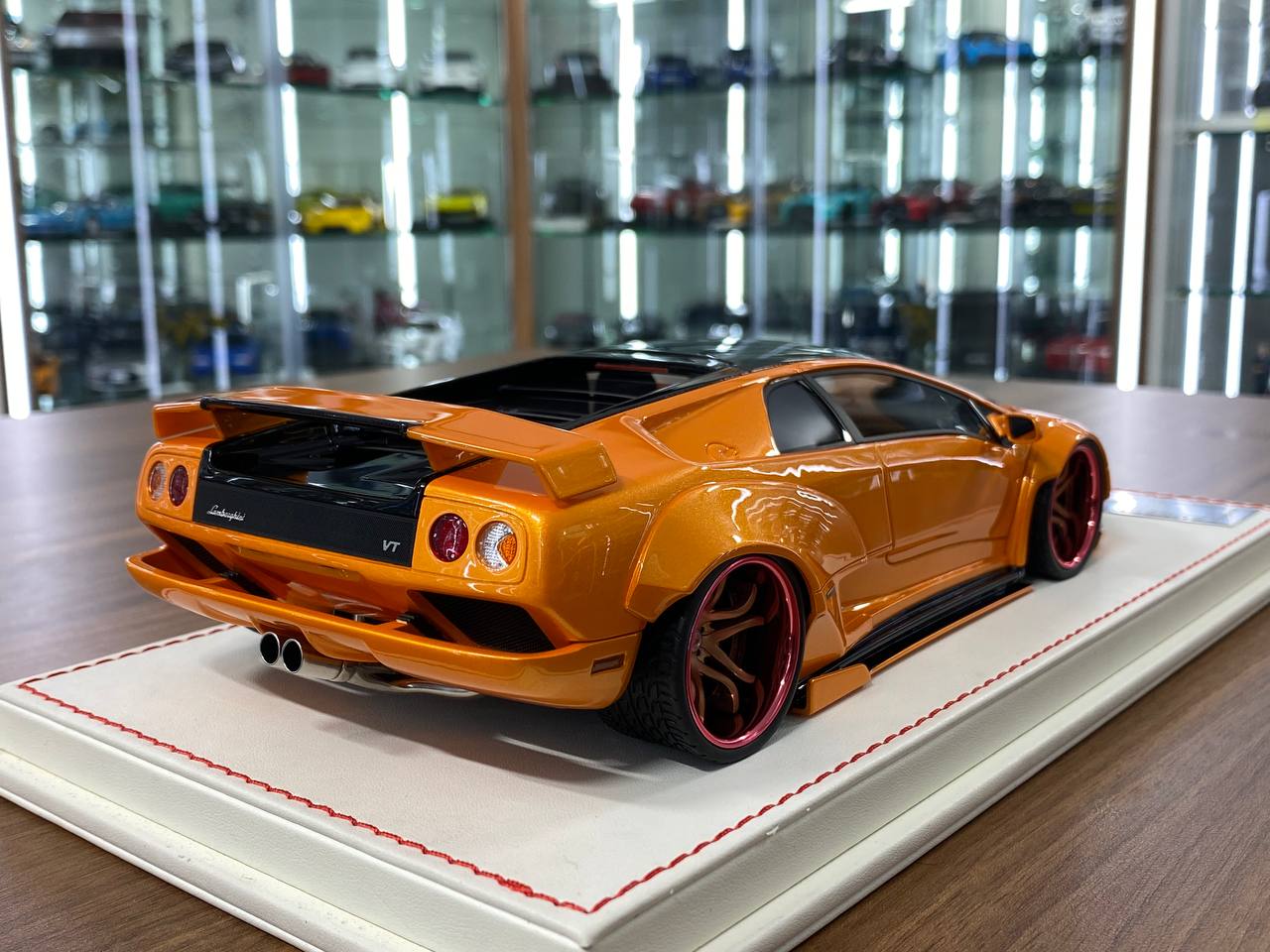 1/18 Resin – Davis & Giovanni Lamborghini DIABLO 6.0 Arancio Atlas Limited- 30 pcs