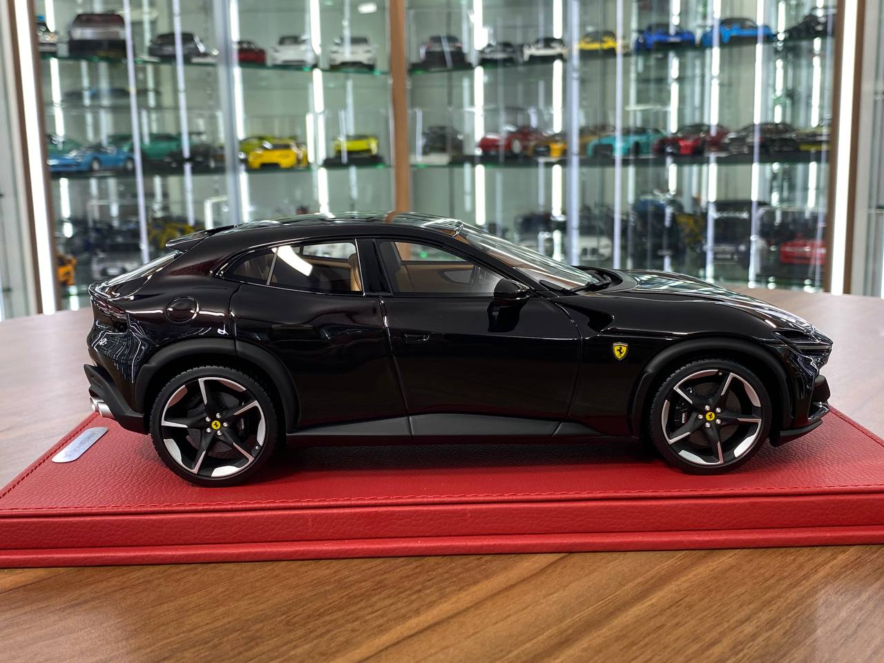 1/18 Resin BBR Models Ferrari Purosangue in Nero Purosangue Metallic (Ltd Edn.80 pcs)
