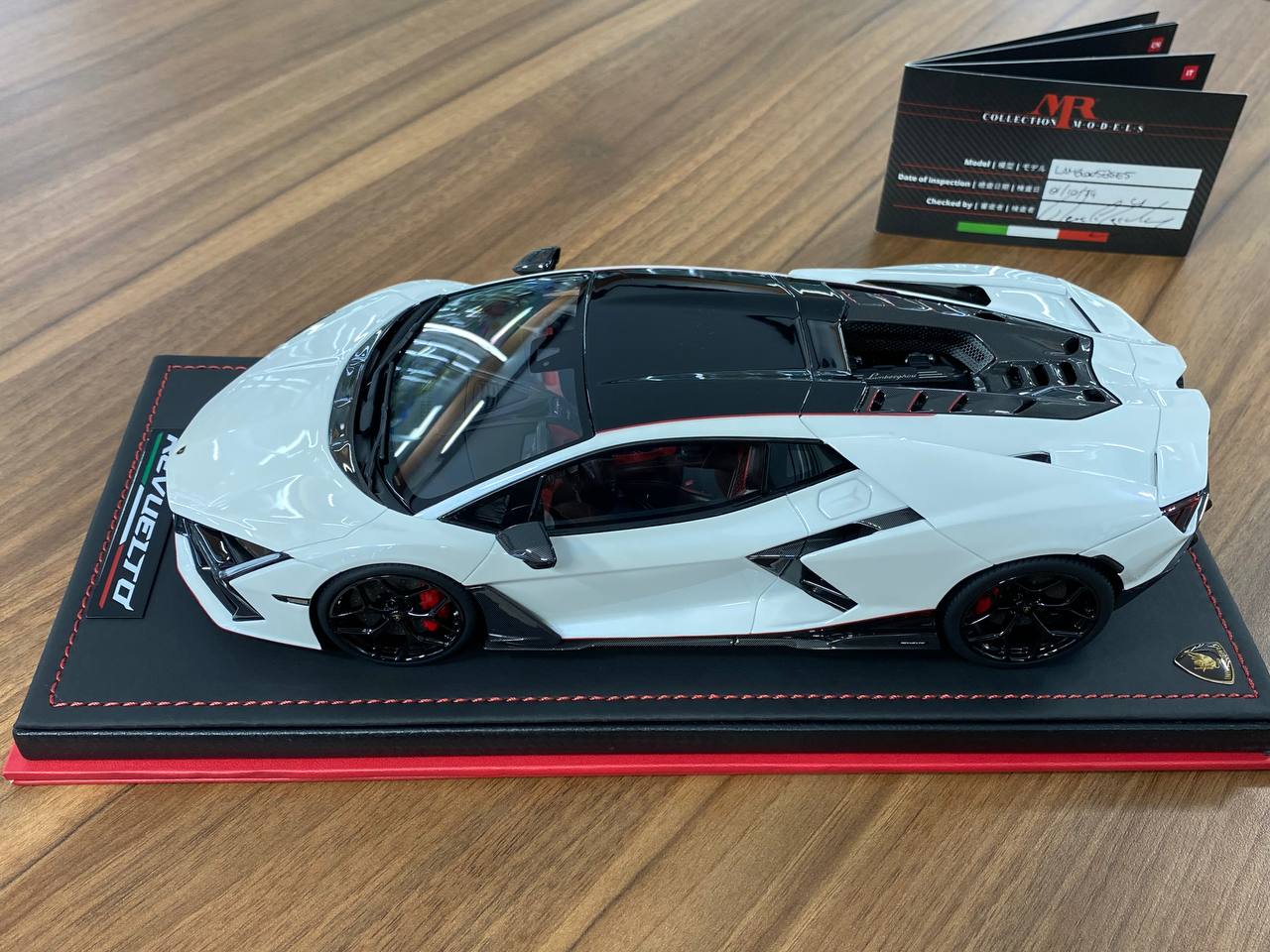 1/18 Resin Model – MR Collection Lamborghini REVUELTO Bianco Siderale with Red Accents