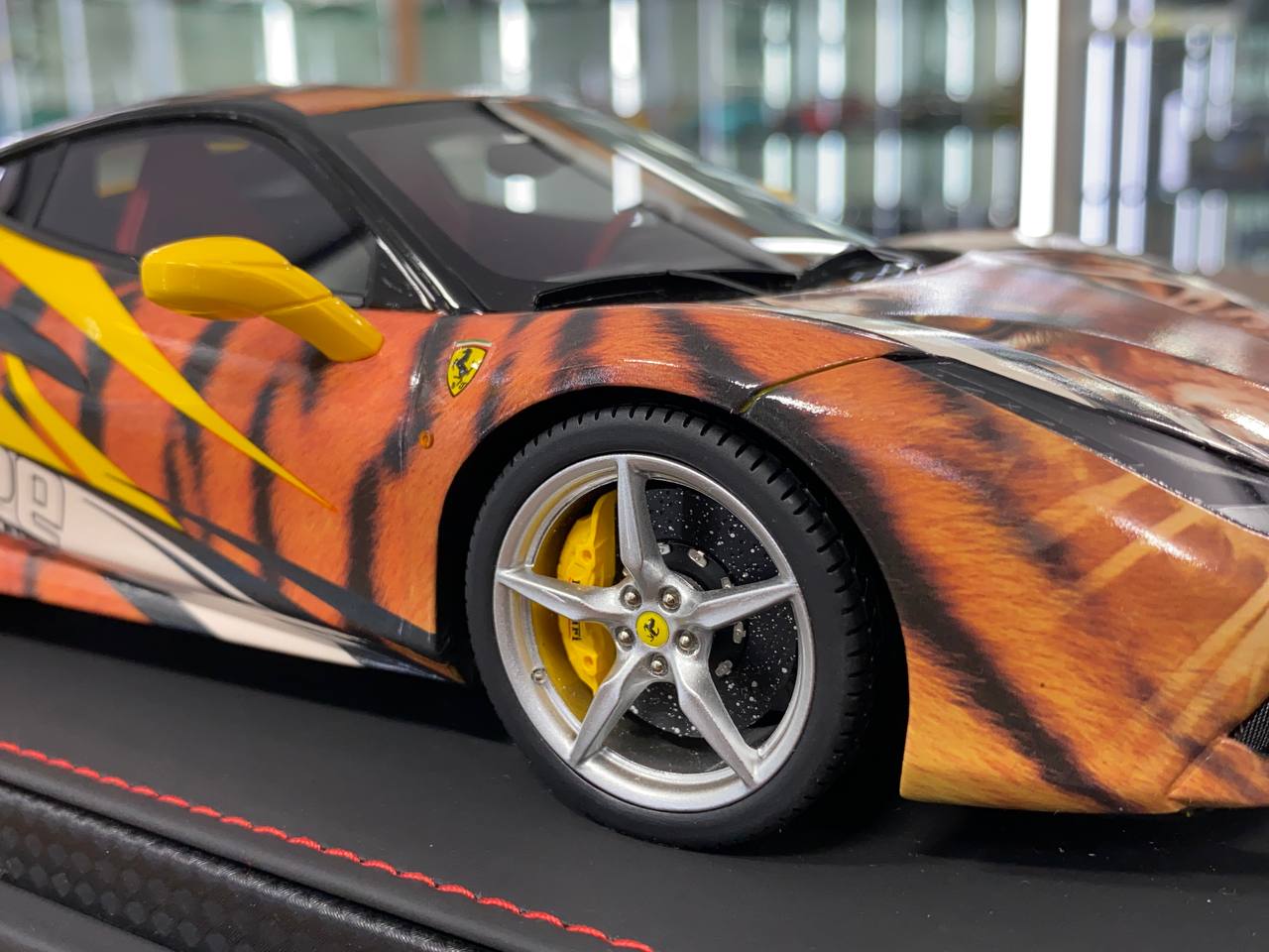 1/18 Resin – BBR Models Ferrari 488 GTB Tiger Giallo Modena Limited Edition:100 pcs