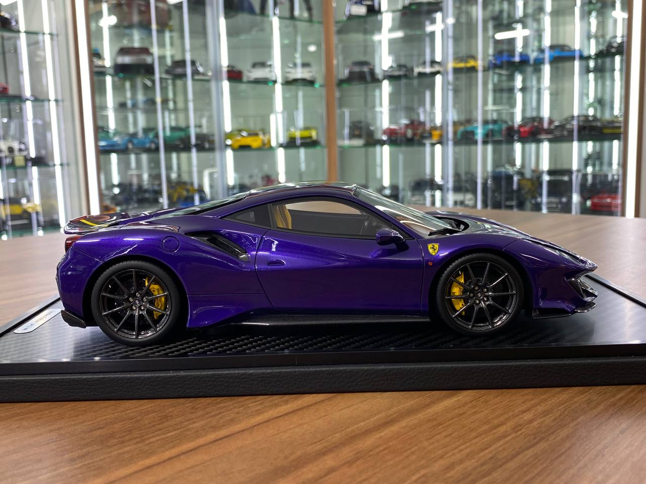 1/18 Resin BBR Models Ferrari 488 Pista Viola Al Humad Ltd.Edn.148 pcs