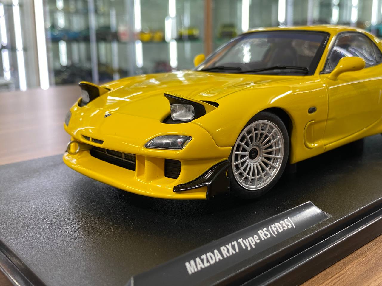 1/18 Diecast Doors opening Solido Mazda RX7 FD RS Streetfighters 1994 Yellow