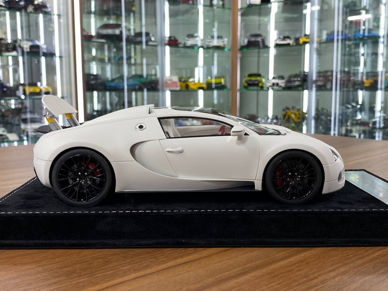 1/18 Resin Model – H&H Bugatti Veyron Grand Sport 16.4 Matte White (Limited to 20 pcs)