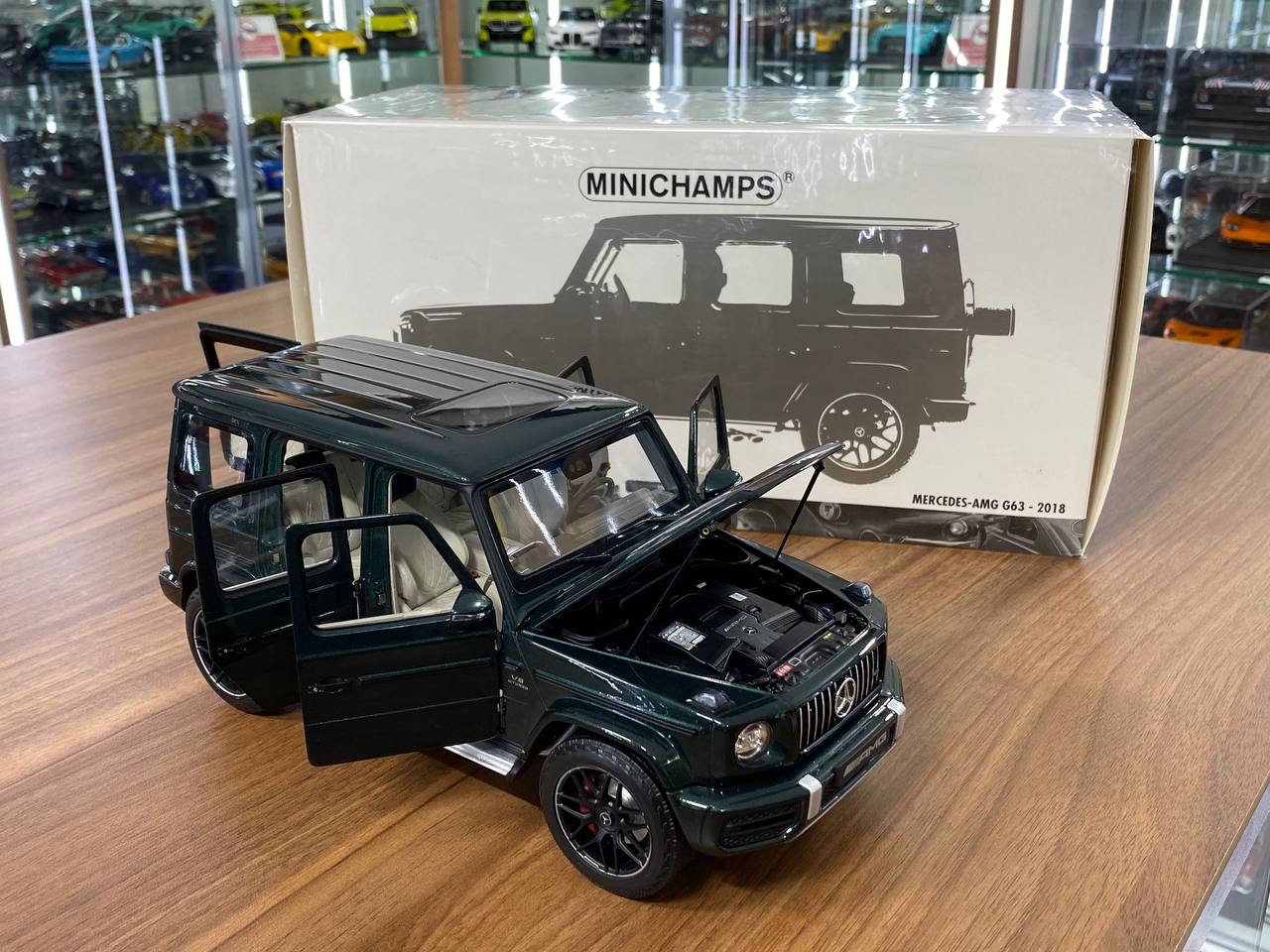 1/18 Diecast Full Opening – MINICHAMPS Mercedes-Benz G 63 (2018) Green Metallic – Limited Edition