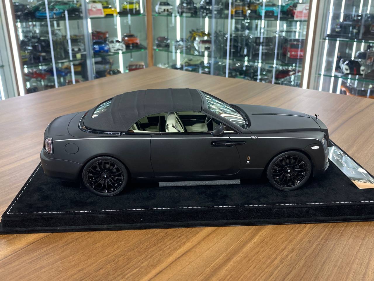 1/18 Resin Model – Rolls Royce Dawn | H&H |Matt Black