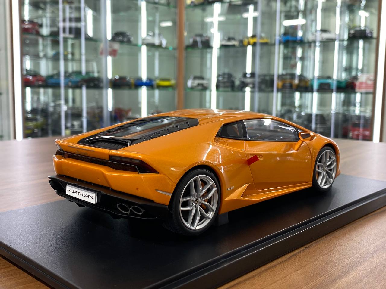 1/18 Diecast Metal Model – Lamborghini Huracán LP610-4 | AUTOart Signature | Full Opening | Orange Pearl