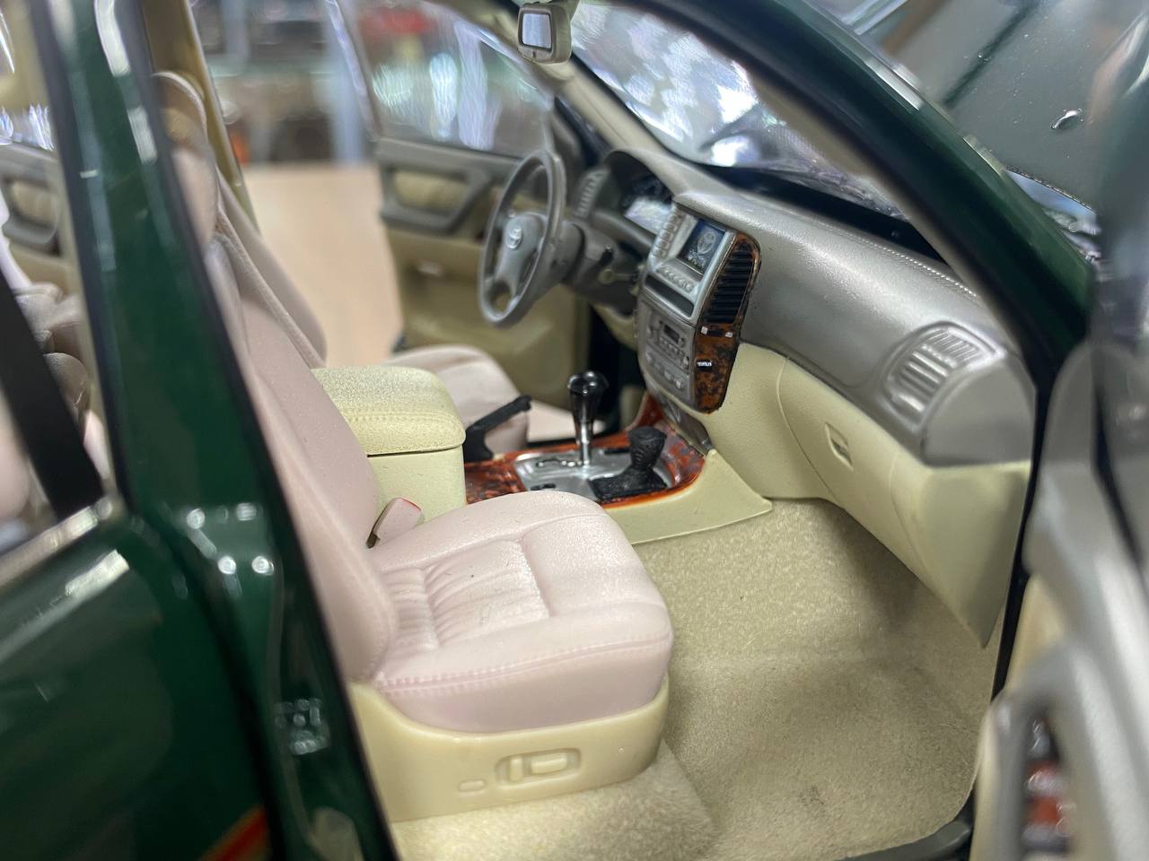 1/18 Diecast Toyota Land Cruiser 100 Green Faw Toys Scale Model Car